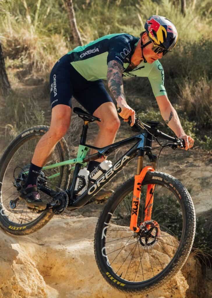 Orbea Alma y Orbea Oiz del Orbea Fox Factory Team 2025