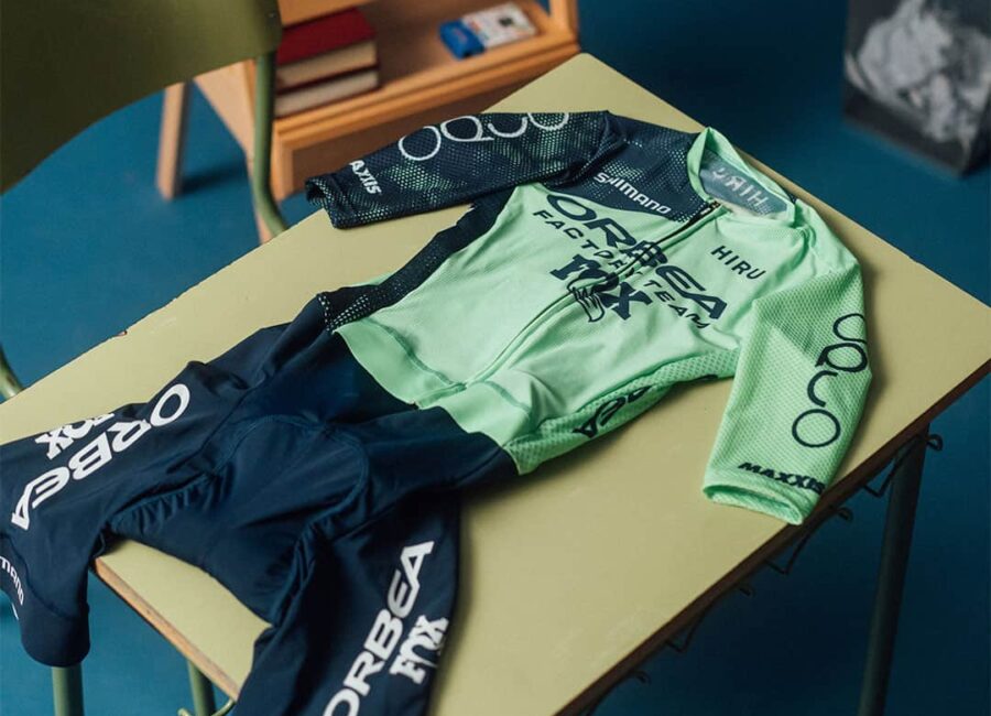 Equipacion del Orbea Fox Factory Team4