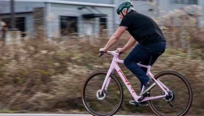 Greg lemond monta fabrica fibra de carbono