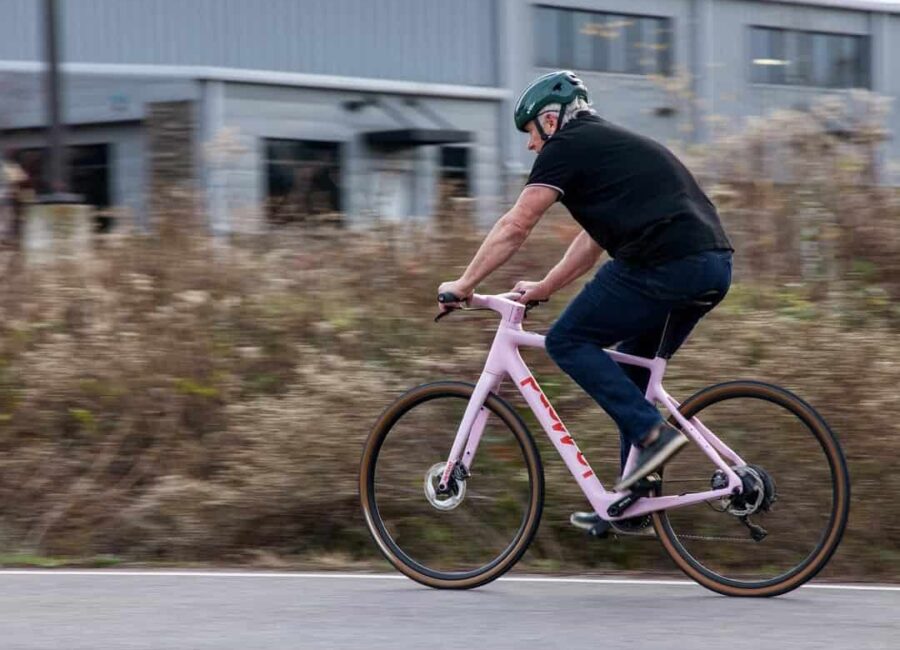 Greg lemond monta fabrica fibra de carbono