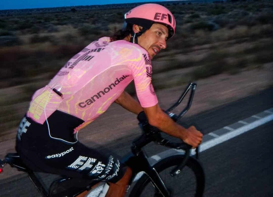 Lachlan Morton Record de 648 km