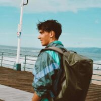 Bardet propone un tope salarial entre otros