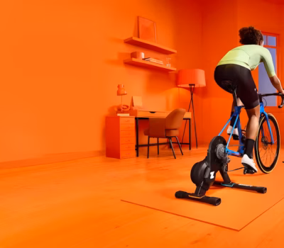 4e0257e6 cf4a 4291 bc2f 2335c802c823 shopify how to hero 110922 desk