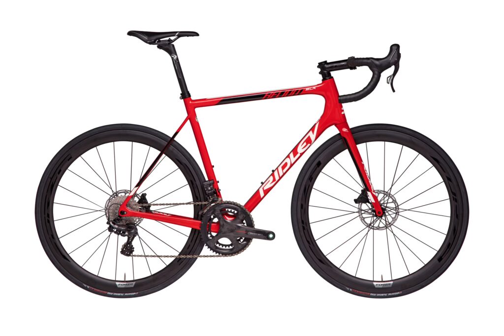 Bicicletas de carbono montadas con Sram Force AXS 12V