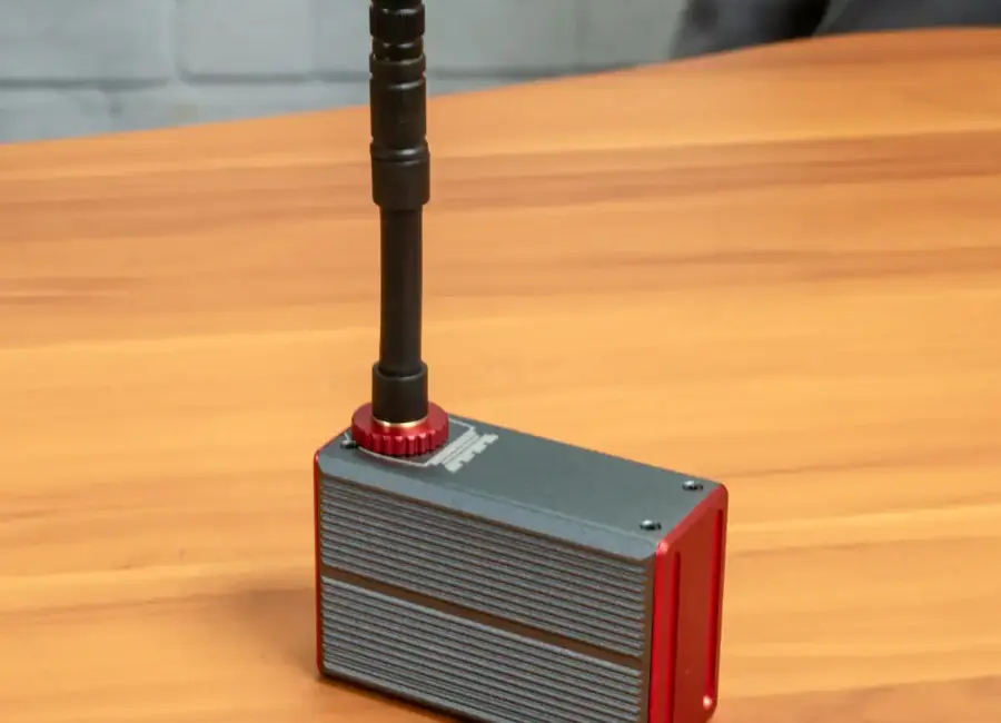 With hose attachement DSC 3283 1800x1800