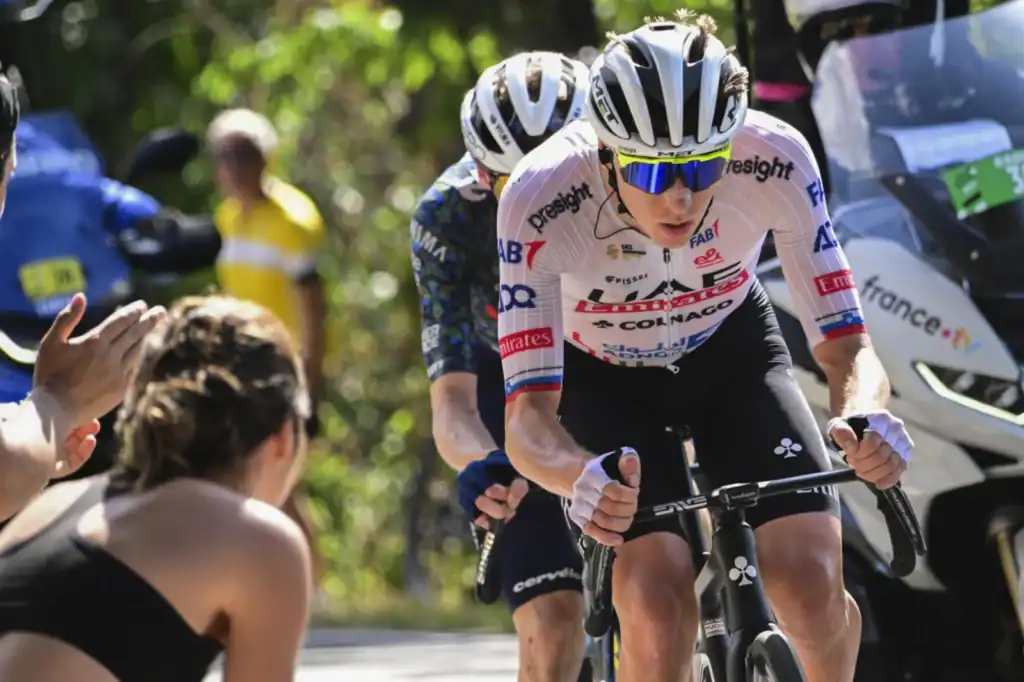 Pogacar pulveriza varios KOM de la Roubaix