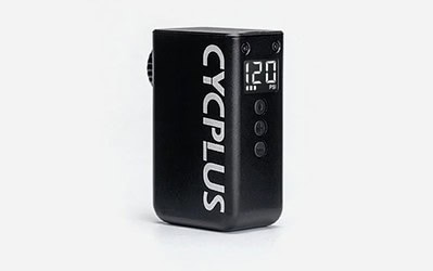 Bomba de aire portátil para bicicletas con pantalla digital y control de presión.