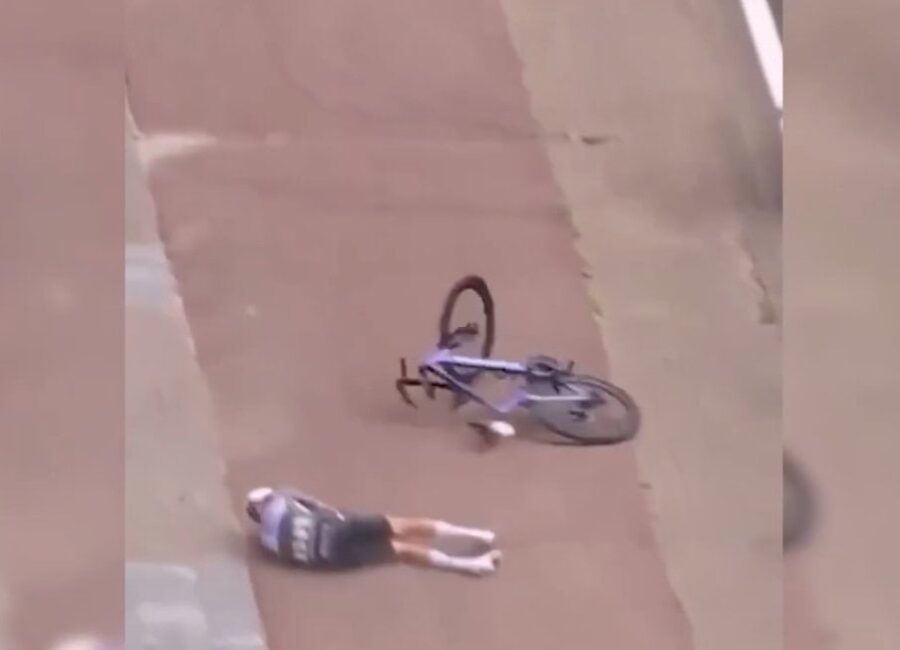 Tarjeta roja para el ciclista Oscar Riesebeek