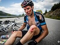 Como se debe curar a un ciclista después de una caída en bicicleta