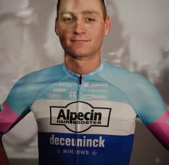 Nueva equipación en homenaje a Raymond Poulidor