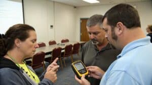 Qué hay detrás de que los equipos no quieren instalar el GPS de la UCI