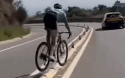 El ciclista Kiko Galván expedientado por su equipo