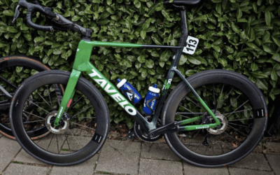 Expulsan Jan Willem van Schip del Tour de Holanda por su bicicleta