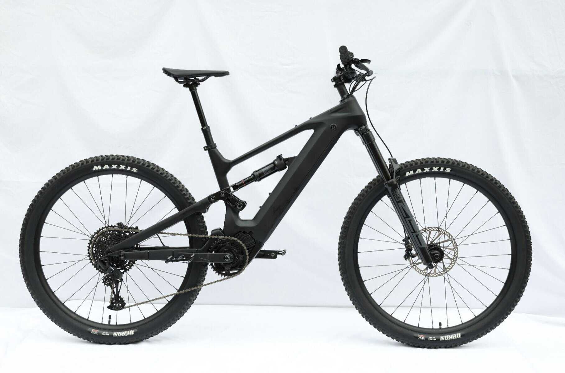 eMTB de carbono de una marca china de bicicletas de montaña