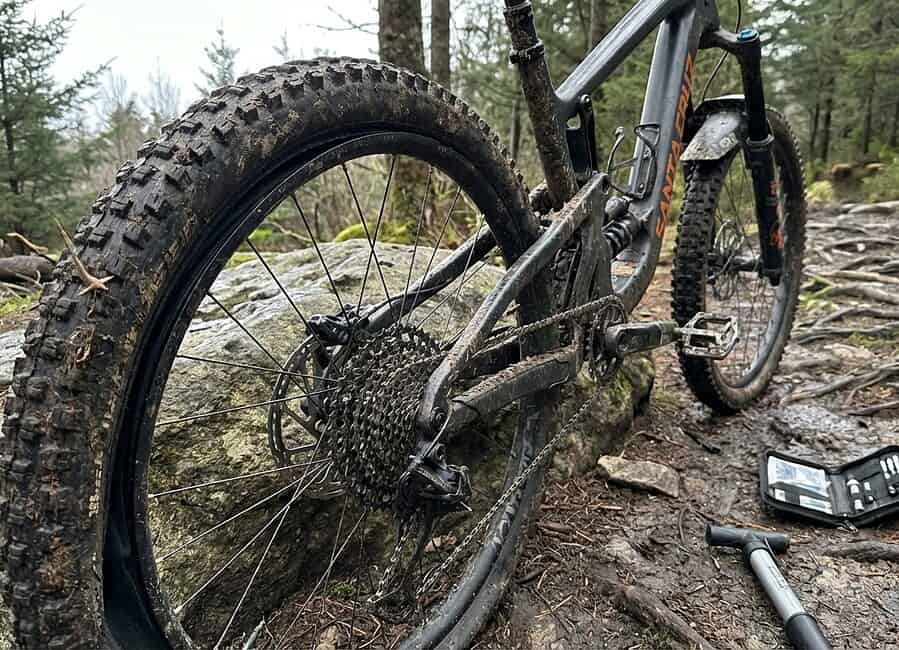 Razones por las que tus Neumáticos Siempre se Desinflan