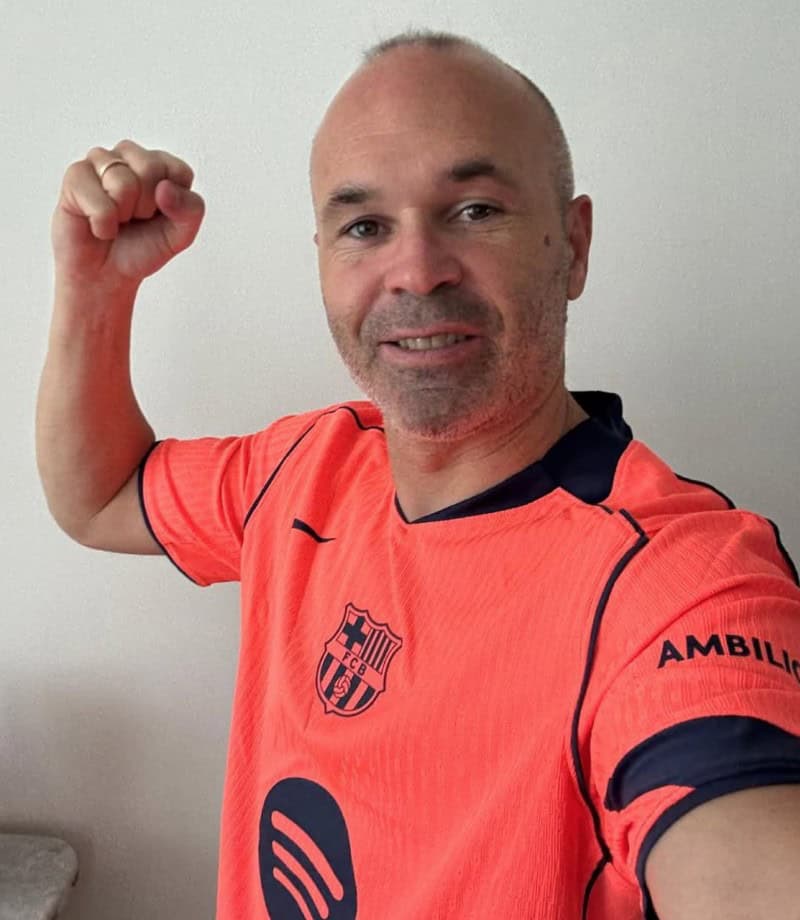 Iniesta compra el equipo Israel con el nuevo nombre NSN Cycling Team