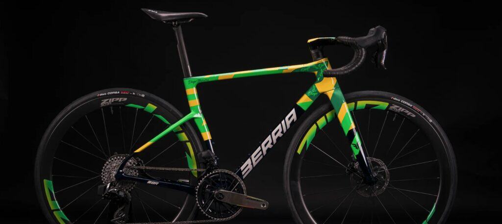 El piloto Diogo Moreira estrenará su Berria Belador personalizada