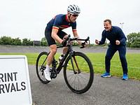 Cómo hacer entrenamiento de sprints en ciclismo