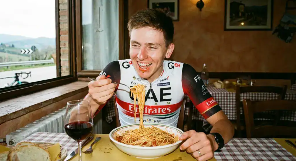 Qué come Tadej Pogacar en una etapa del Tour
