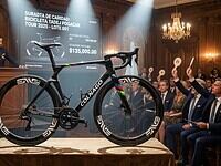 Se subasta la bicicleta de Tadej Pogacar del Tour 2025