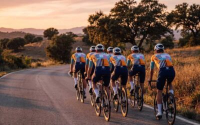 El equipo NSN presenta su maillot para 2026