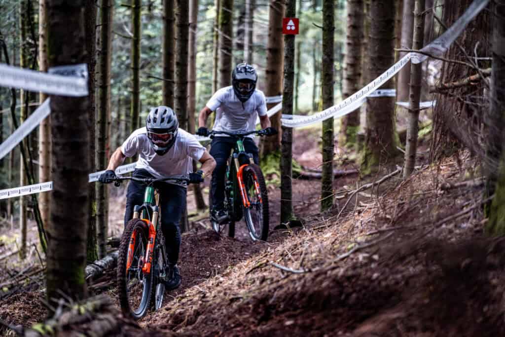 Moustache Game 160.9 Race