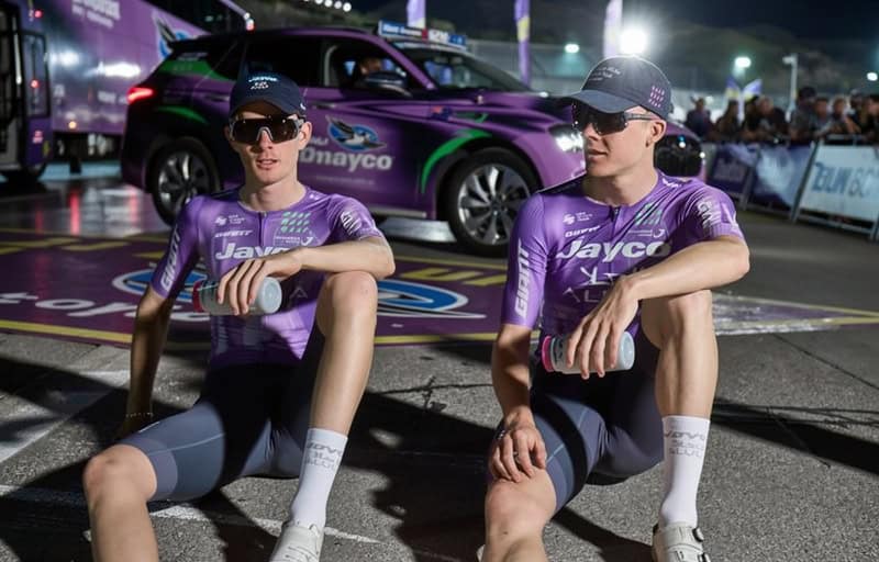 Jayco AlUla anuncia su nueva equipación MAAP