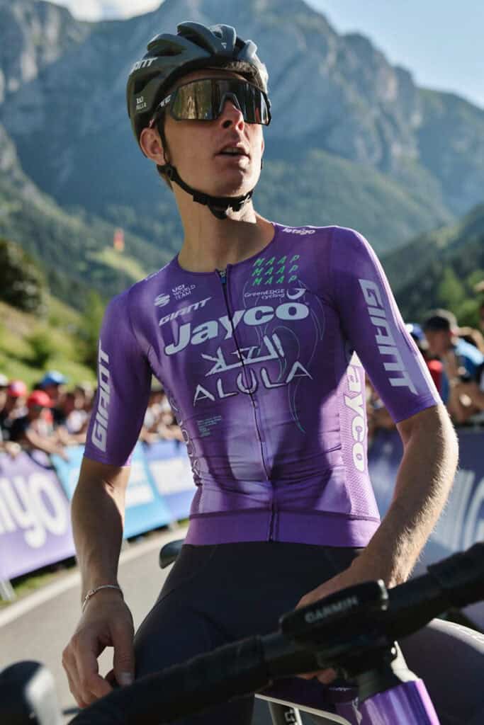 Jayco AlUla anuncia su nueva equipación MAAP