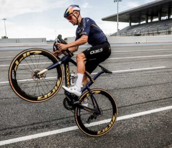 Pinarello Dogma F del equipo Q36.5 Pro