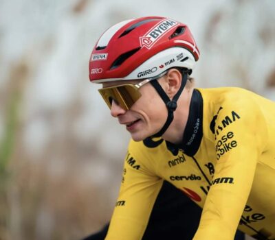 Vingegaard se cae entrenando en Málaga