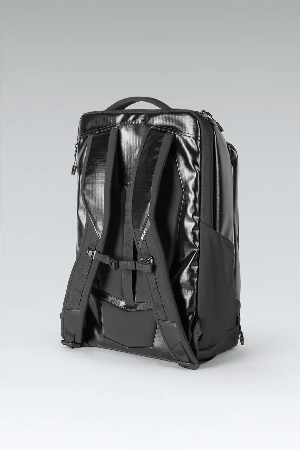 Ganchos metálicos frontales para casco de la mochila Gobik Stow True Black 35L