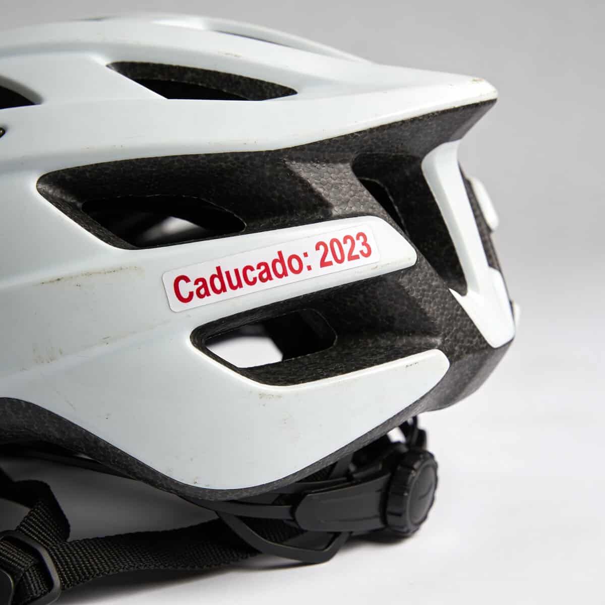 Factores que degradan un casco de ciclismo: calor, UV y sudor