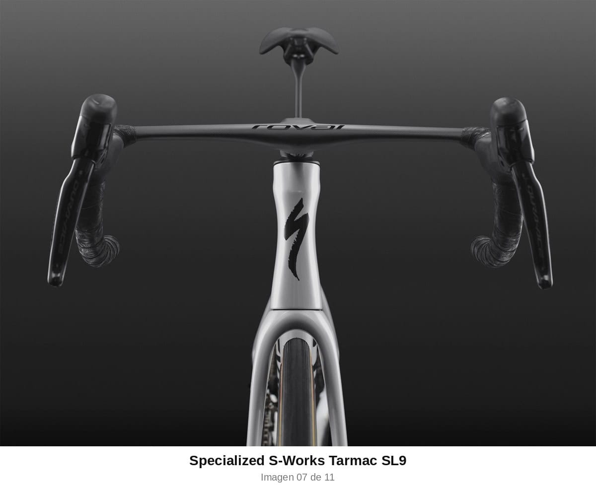 Vista frontal del cockpit integrado Roval Rapide de la Specialized S-Works Tarmac SL9