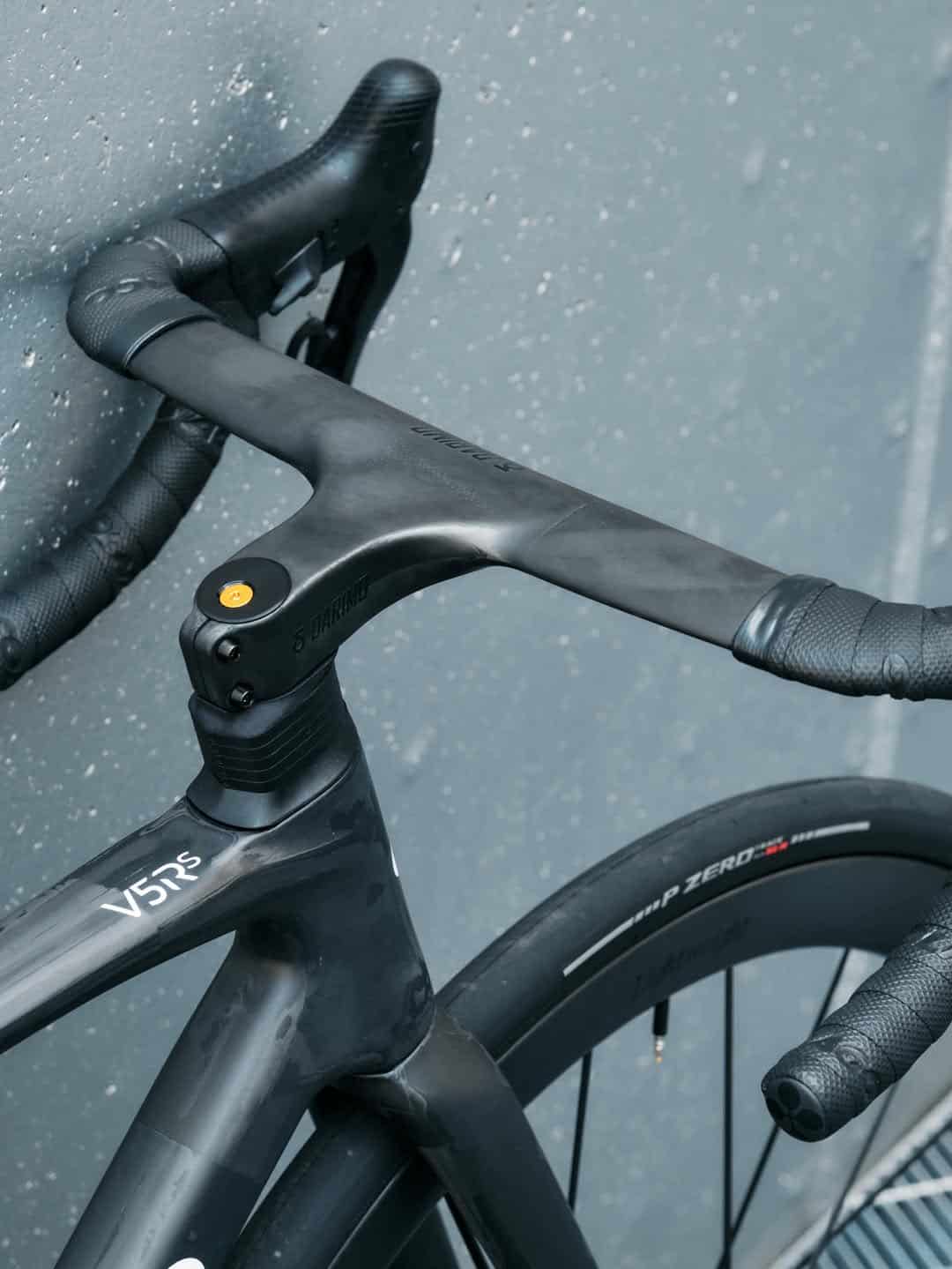 Neumático Pirelli P Zero Race SL-R montado en Lightweight Meilenstein Colnago V5Rs