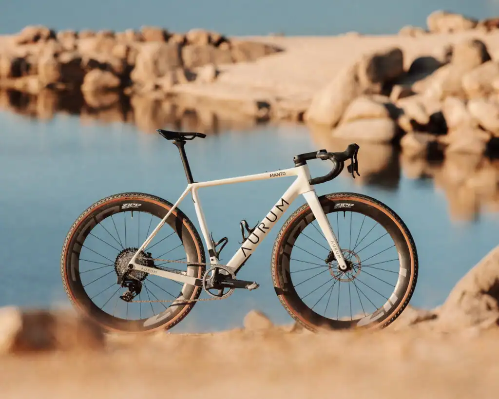 Geometría de competición de la Aurum Manto gravel carbono