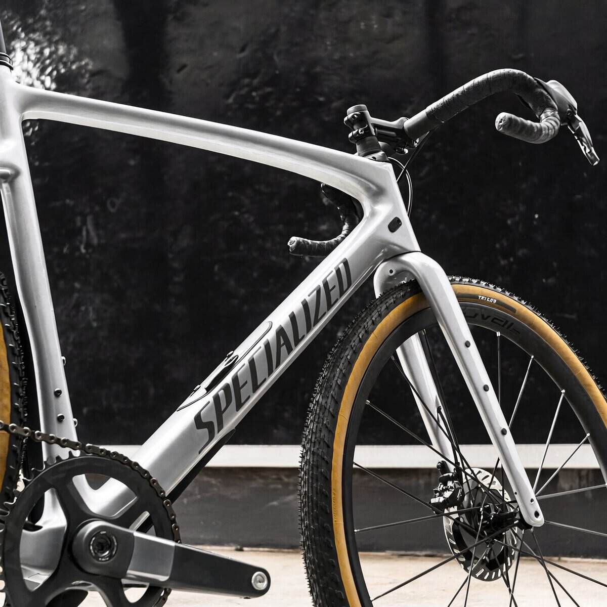 Specialized Diverge 4 Pro LTD ruedas Roval Terra CLX III detalle radio compuesto ARRIS