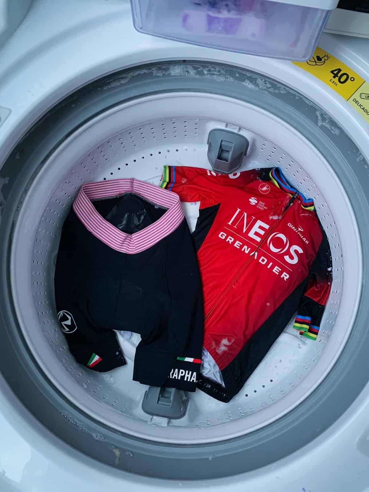 Secado correcto del maillot y culotte de ciclismo al aire libre