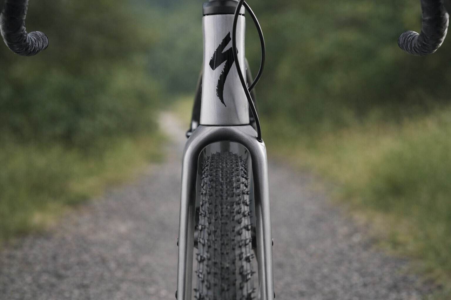 Specialized Diverge 4 Pro LTD en acción gravel competición Shadow Silver