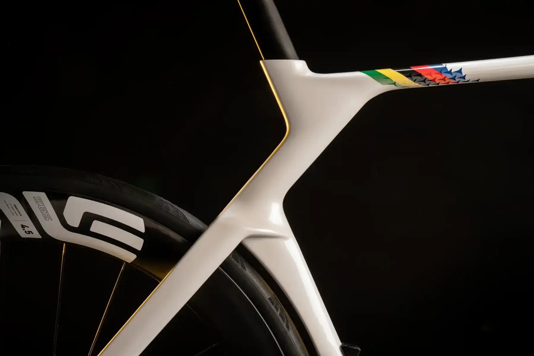 Colnago Y1RS en acción con Pogačar resultados reales temporada 2025