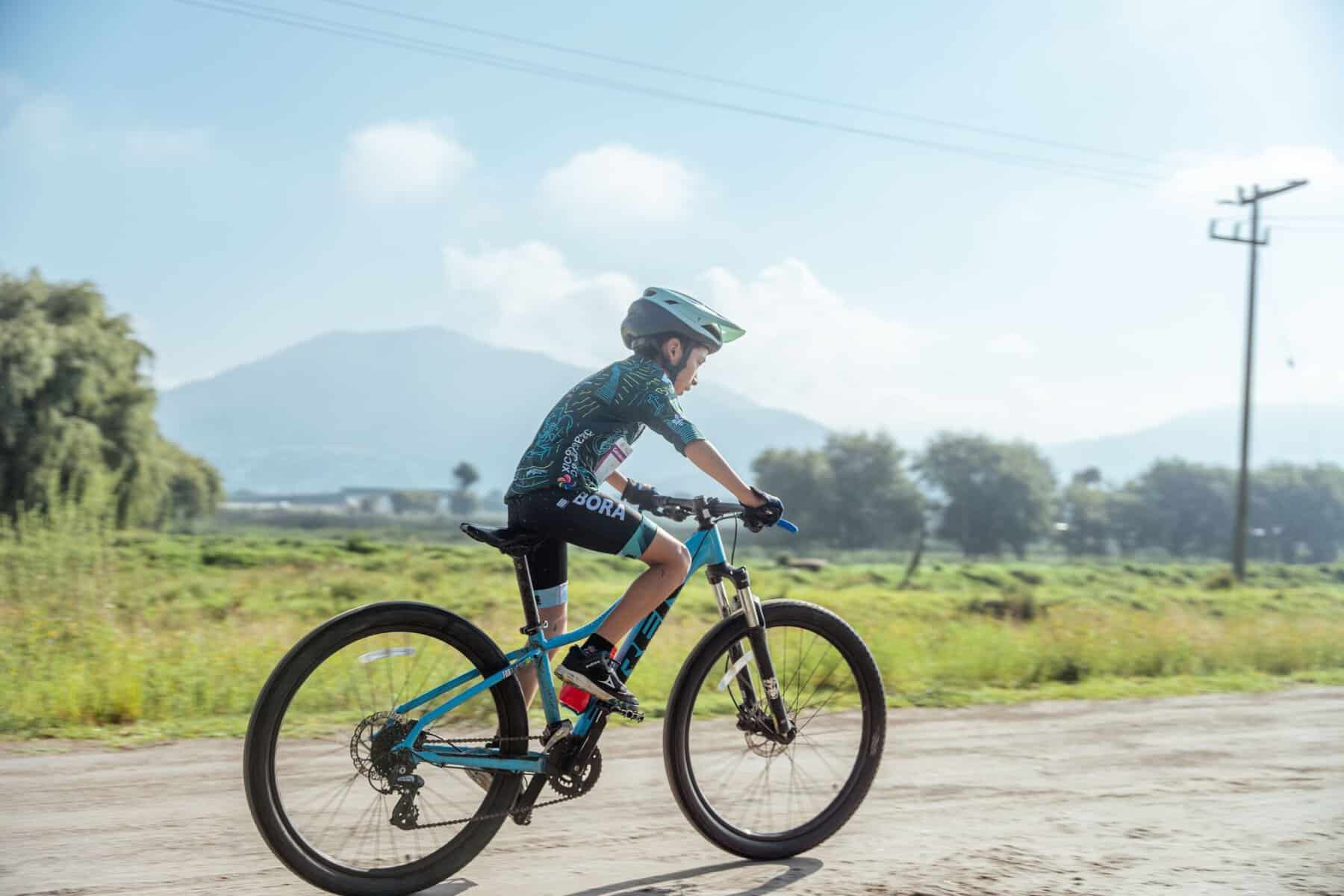 Ajuste del manillar y sillín en bicicleta infantil