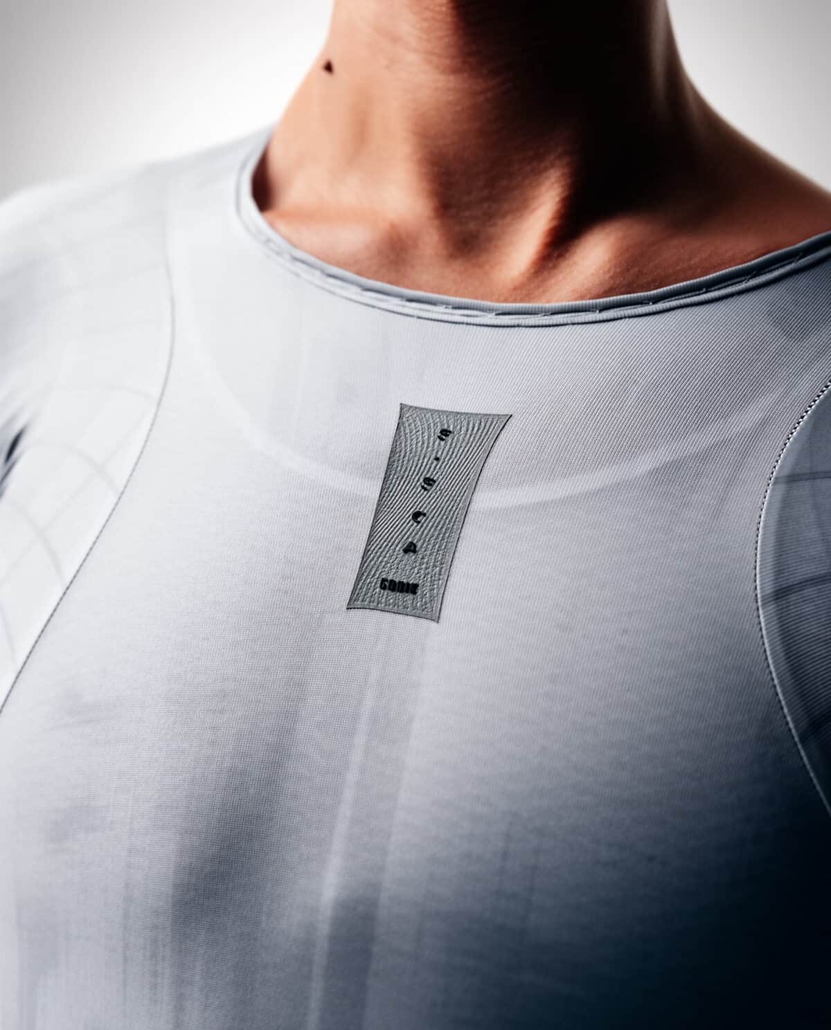 Mono STRATOS Road Suit de Gobik SUPERSONICA — eficiencia aerodinámica para ciclismo de carretera