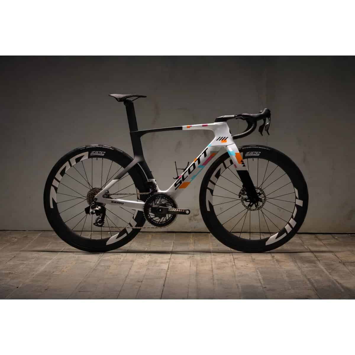 Scott Foil RC edición especial Tour de Francia 2026 sobre fondo blanco — disponible en unidades limitadas