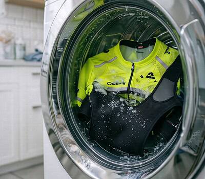 Es bueno lavar la ropa de ciclismo en la lavadora