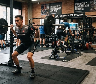 Entrenamiento en el gimnasio para ciclistas